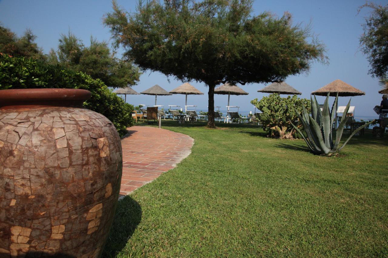 Borgo Di Riaci Beach Resort ซานตาโดเมนิกา ภายนอก รูปภาพ