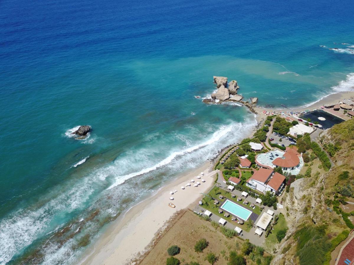 Borgo Di Riaci Beach Resort ซานตาโดเมนิกา ภายนอก รูปภาพ